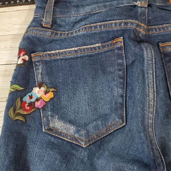 Zara Premium Denim Embroidered Raw Hem Jeans Flower Floral Design 24½" Waist 26L - Picture 7 of 11